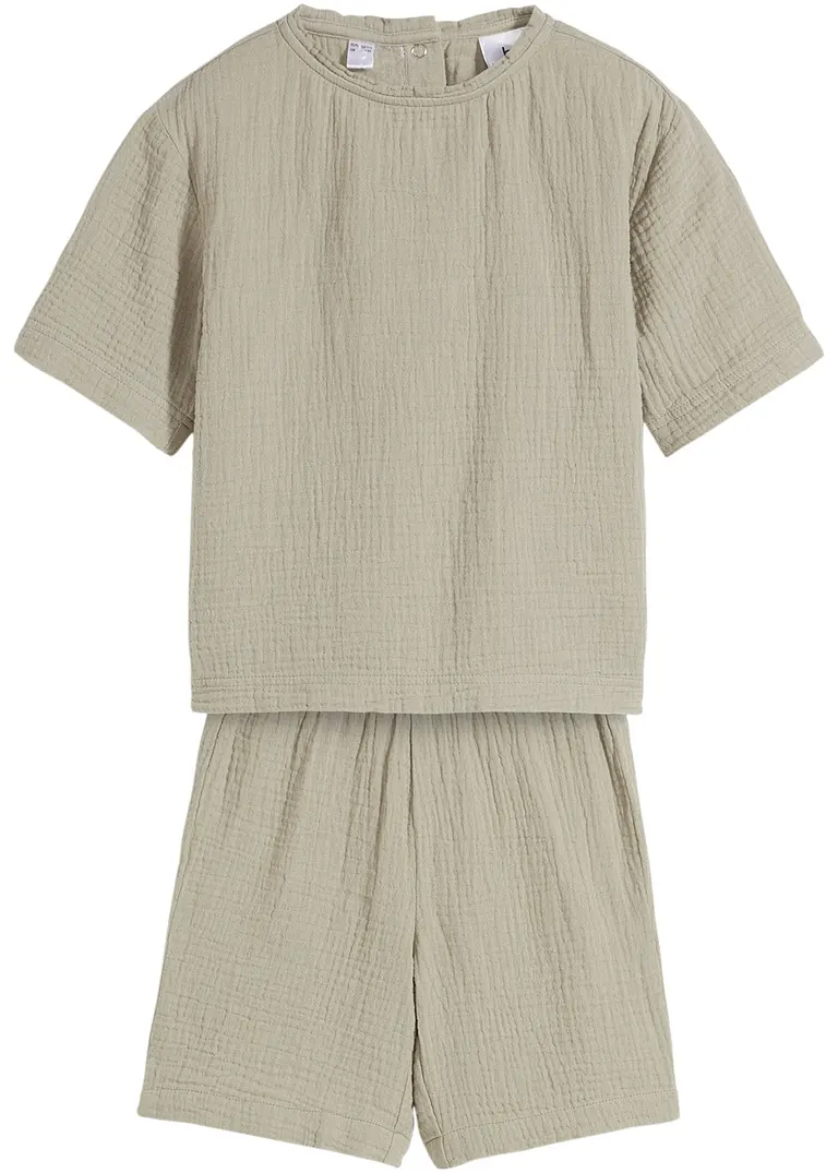 bonprix Angesagtes Set bestehend aus Hemd und Shorts mit zwei Taschen