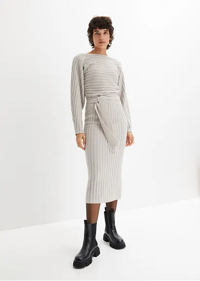 Bonprix Attraktives Strickkleid Mit Fledermausarm Und Weitem Ausschnitt