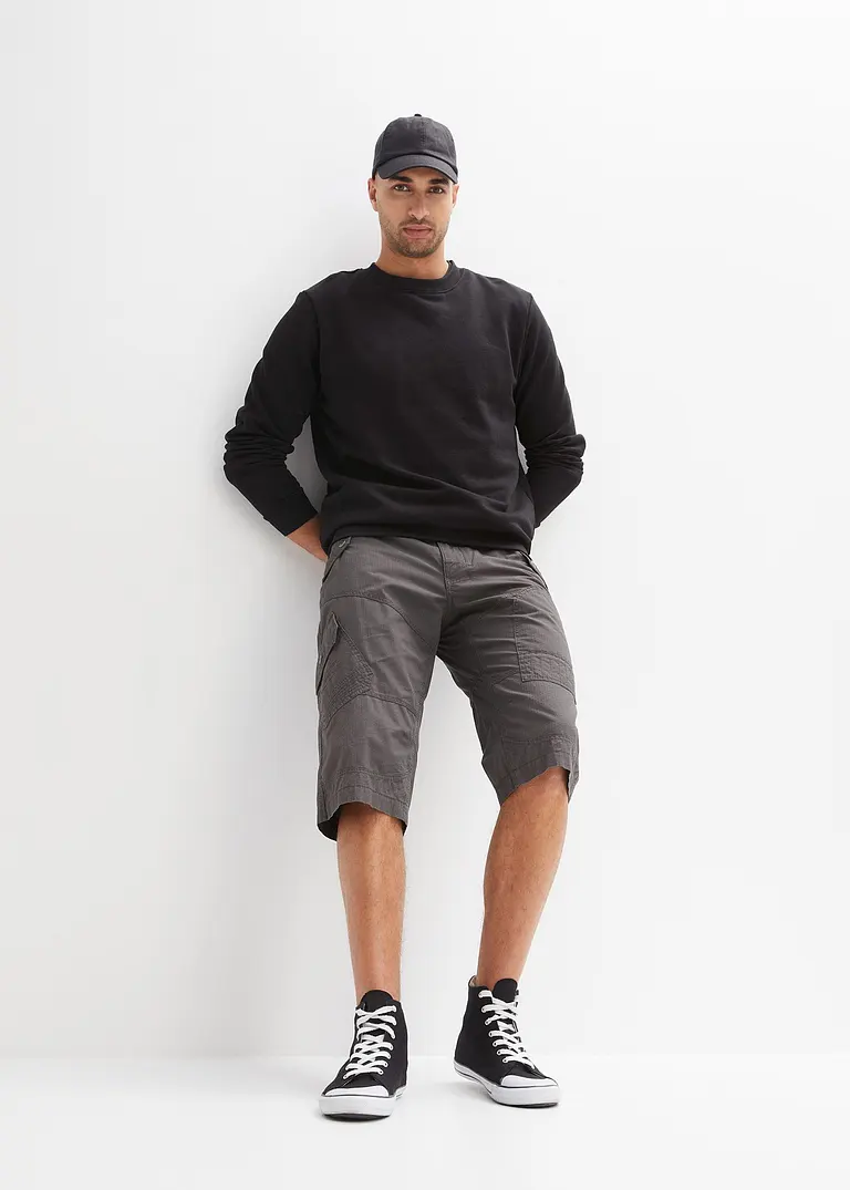 Bonprix Ausdrucksstarke Long-Bermuda Mit Angesagten Taschen Und Nähten