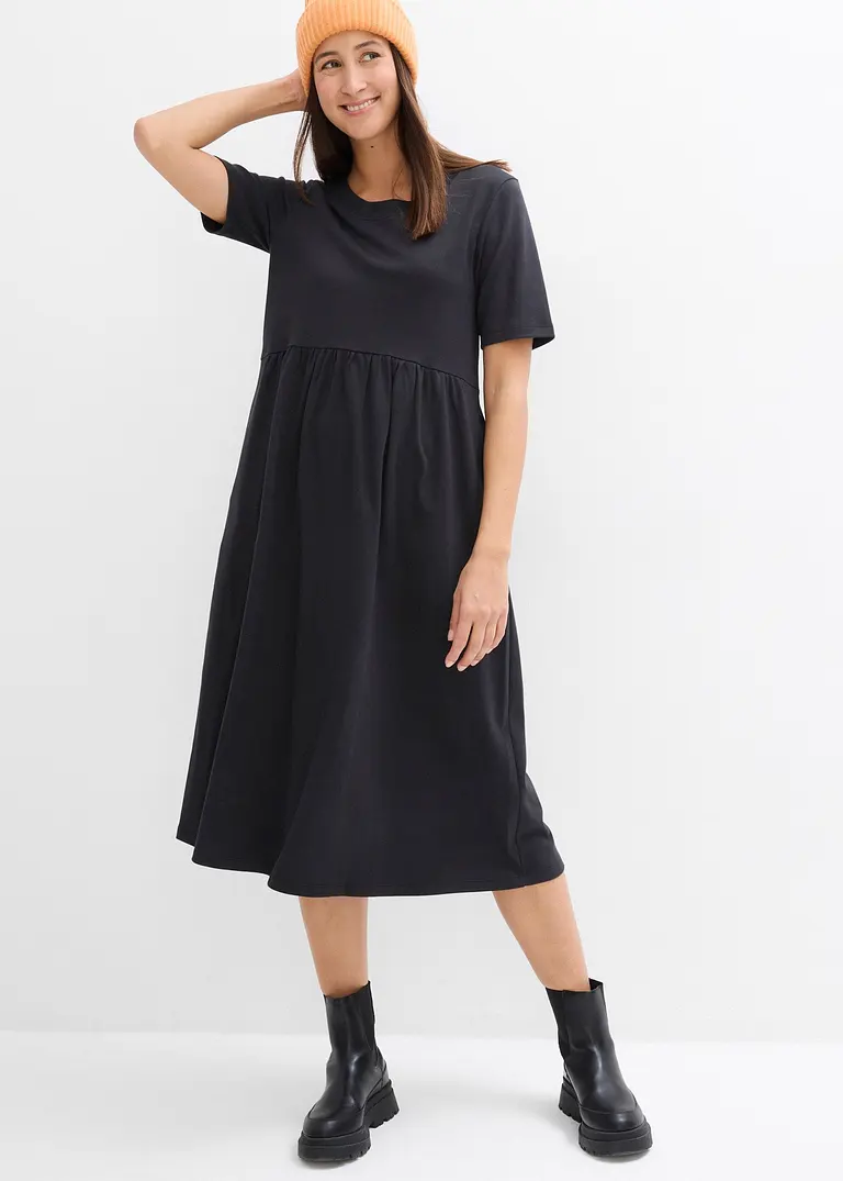 Bonprix Ausgestelltes Jerseykleid Mit Seitlichem Schlitz Hohem Rundhals Und Halbarm