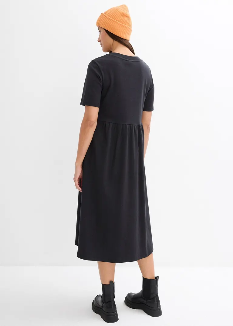 Bonprix Ausgestelltes Jerseykleid Mit Seitlichem Schlitz Hohem Rundhals Und Halbarm