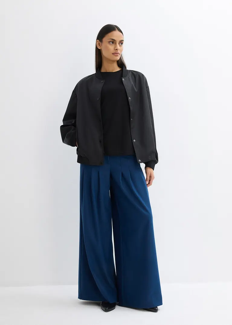 Bonprix Bundfaltenhose Mit Lockerer Passform Abnähern An Der Vorderseite Und Einem Weitem Bein