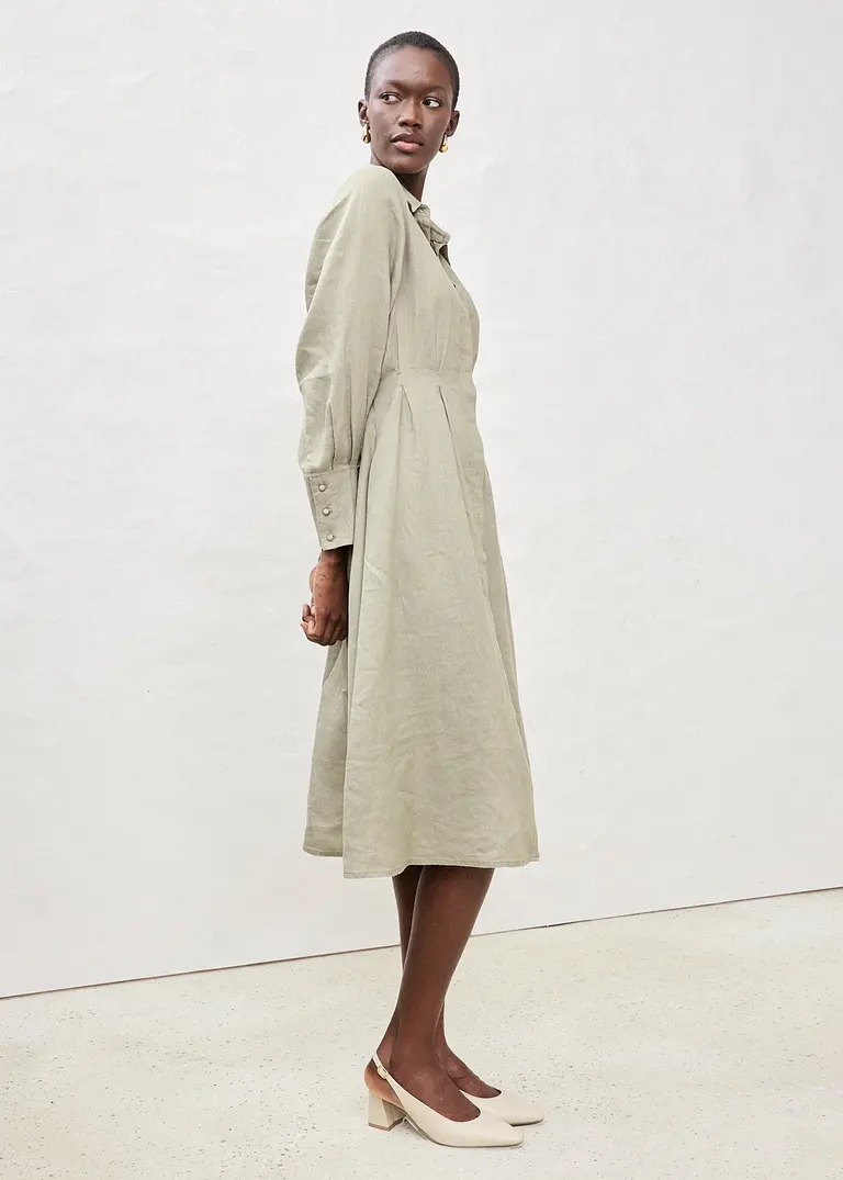 Bonprix Charmantes Leinenkleid Figurumspielend - Grün - Damen