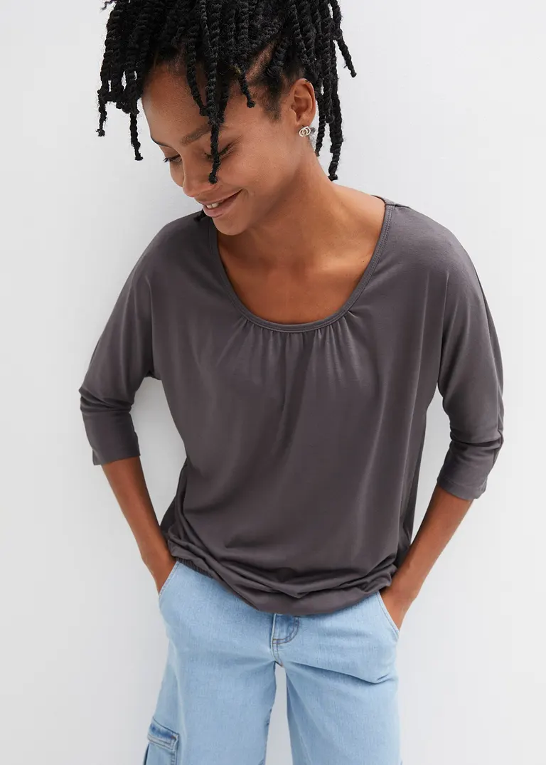 Bonprix Das Oversize-Shirt Umspielt Die Figur Mit Fledermausärmeln Und Lässigem Schnitt