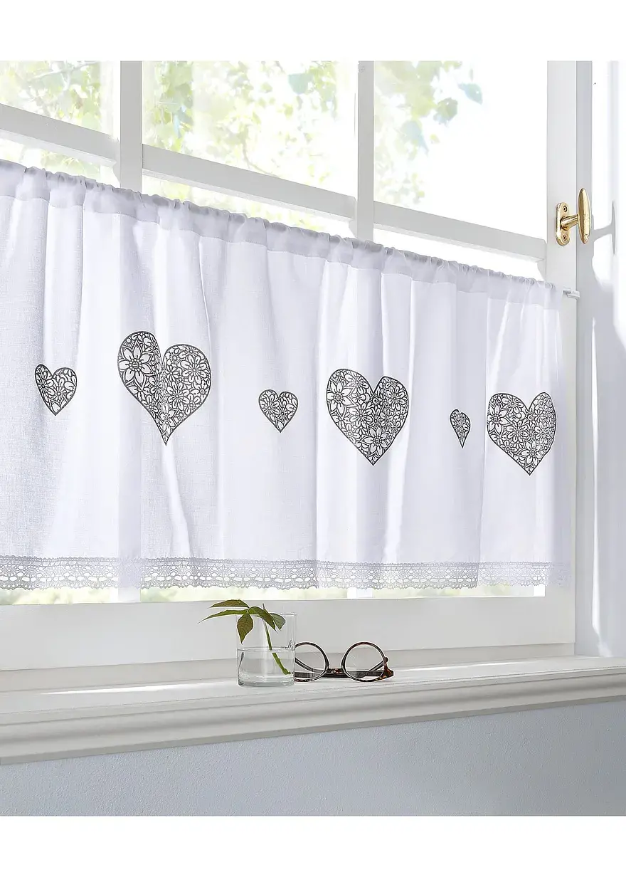 Bonprix Diese Küchengardine Vereint Einezarte Spitzenkante Mit Verzierten Herzen
