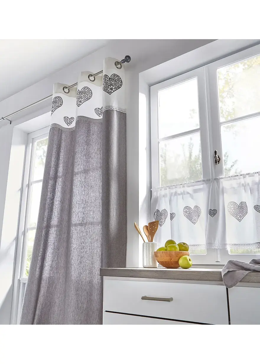 Bonprix Diese Küchengardine Vereint Einezarte Spitzenkante Mit Verzierten Herzen