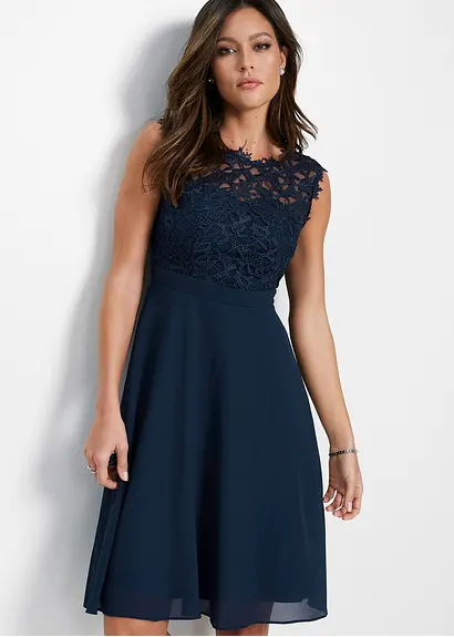 Bonprix Elegantes Abendkleid Mit Zarter Spitze Und Rücken-Cut-Out - Blau