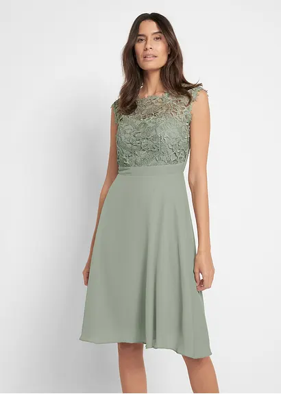 Bonprix Elegantes Abendkleid Mit Zarter Spitze Und Rücken-Cut-Out - Grün