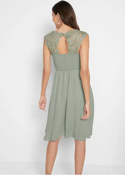 Bonprix Elegantes Abendkleid Mit Zarter Spitze Und Rücken-Cut-Out - Grün