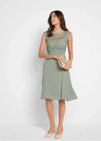 Bonprix Elegantes Abendkleid Mit Zarter Spitze Und Rücken-Cut-Out - Grün
