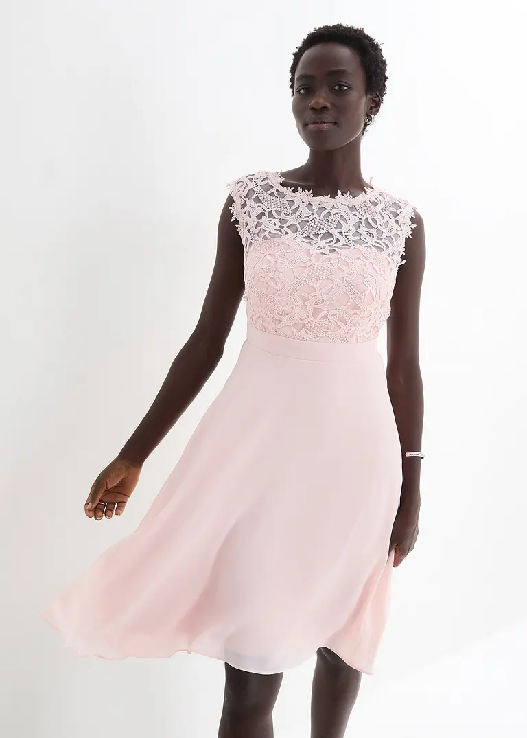 Bonprix Elegantes Abendkleid Mit Zarter Spitze Und Rücken-Cut-Out - Rosa