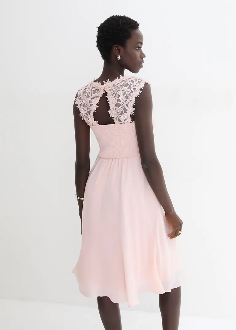 Bonprix Elegantes Abendkleid Mit Zarter Spitze Und Rücken-Cut-Out - Rosa