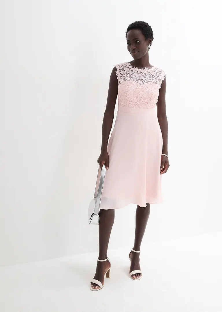 Bonprix Elegantes Abendkleid Mit Zarter Spitze Und Rücken-Cut-Out - Rosa