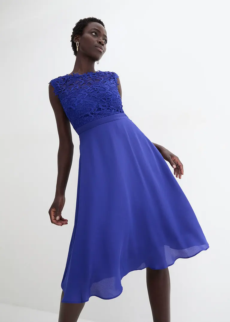 Bonprix Elegantes Abendkleid Mit Zarter Spitze Und Rücken-Cut-Out - Blau