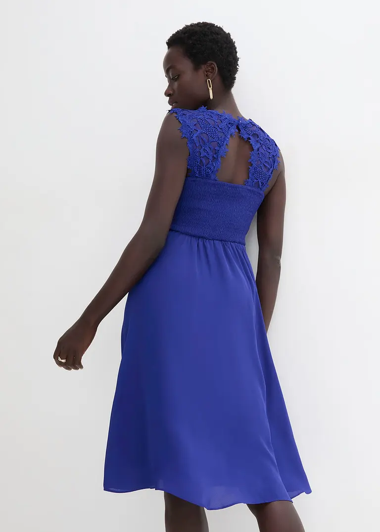 Bonprix Elegantes Abendkleid Mit Zarter Spitze Und Rücken-Cut-Out - Blau