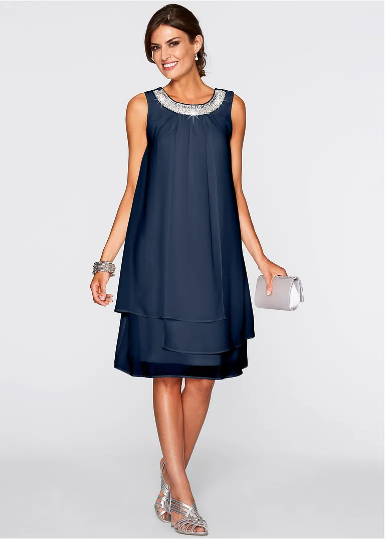 Bonprix Elegantes Und Kaschierendes Minikleid Aus Feinem Chiffon Mit Einer Strasssteinverzierung Am Ausschnitt