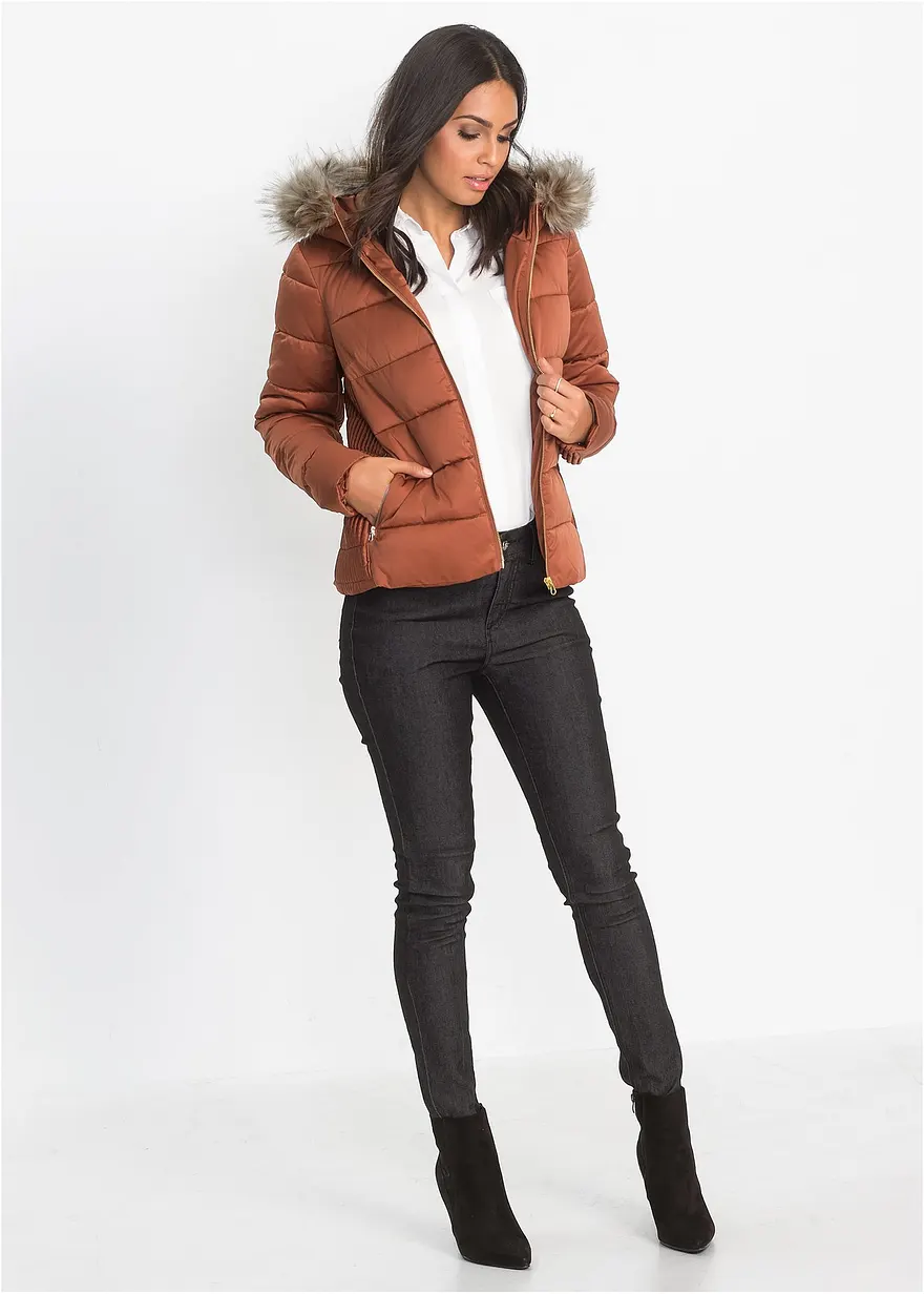 Bonprix Feminine Steppjacke Mit Fellimitat-Kapuze Und Raffungen - Braun