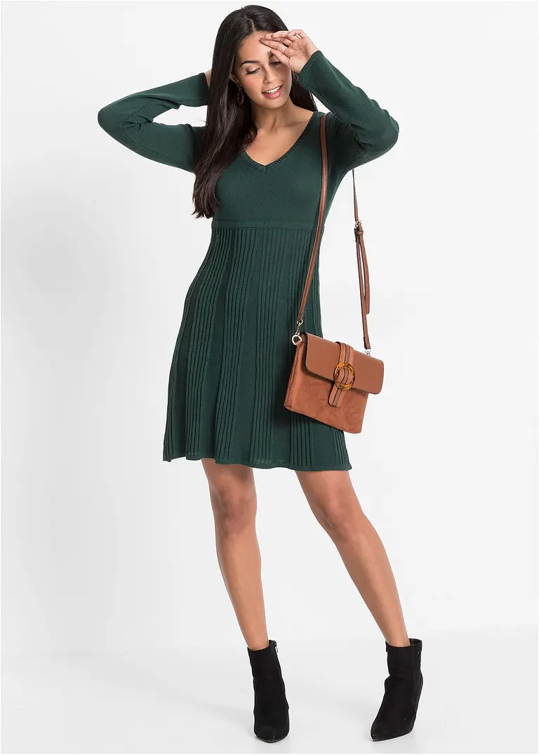 Bonprix Figurbetont Geschnittenes Strickkleid Mit Attraktivem Rippen-Mix