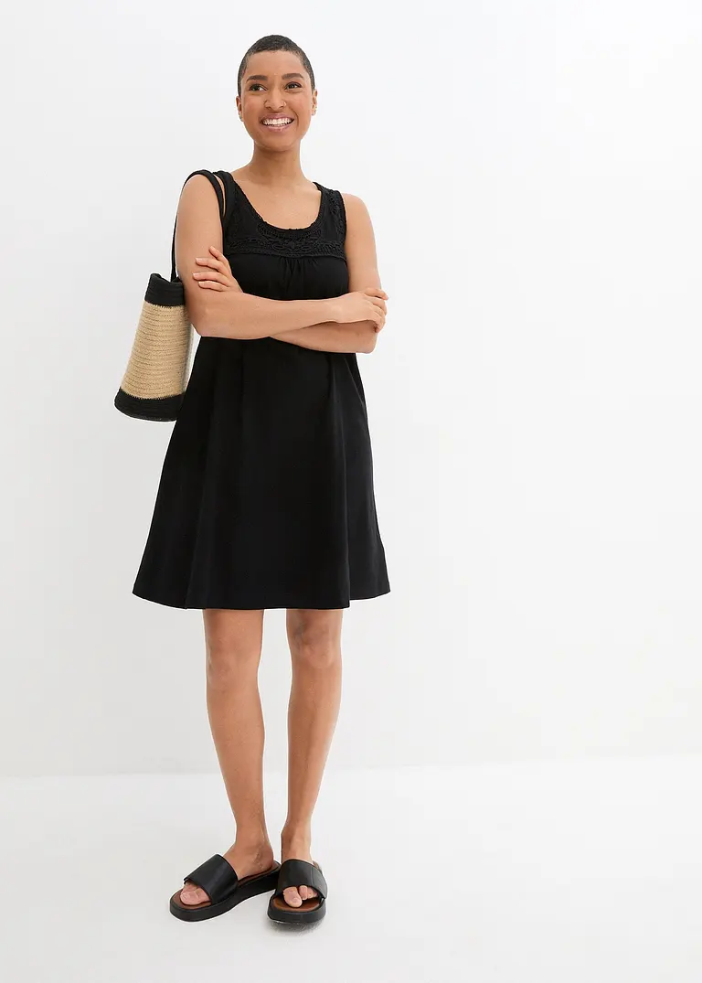 Bonprix Figurumspielendes Shirtkleid Mit Hübschem Spitzeneinsatz Ohne Ärmel Aus Baumwolle
