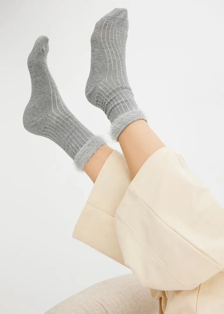 Bonprix Flauschige Socken Mit Rippstruktur Und Umschlagbündchen
