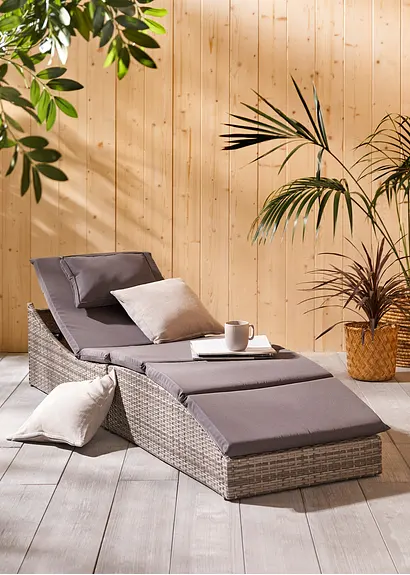 bonprix Gemütlich: die Gartenliege mit verstellbarer Kopfstütze