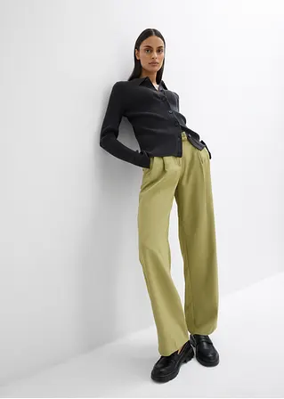 Bonprix Gerippte Feinstrickjacke In Schmaler Passform Mit Einem Spitzen Kragen Farblich Passenden Knöpfen Und Breiten Geschlitzten Manschetten