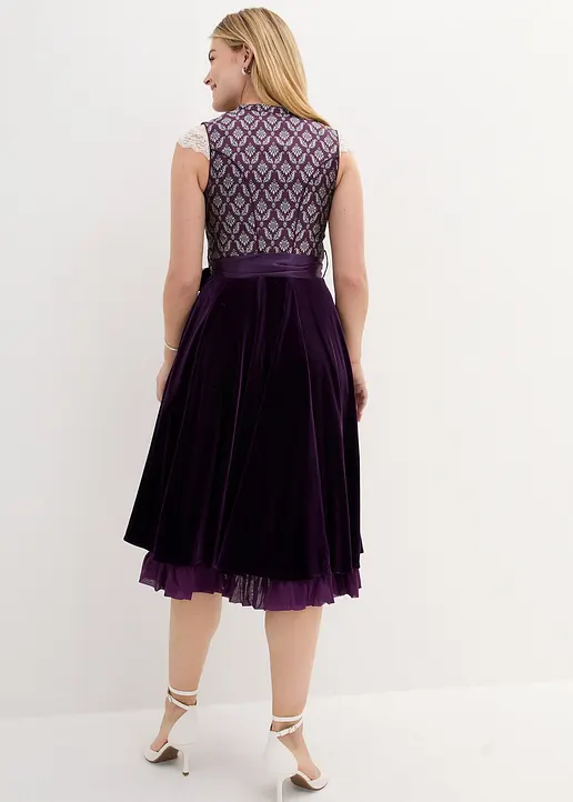 Bonprix Hochwertiges Dirndl Aus Edlem Jacquard Mit Dekorativer Knopfleiste Und Hübscher Stickerei