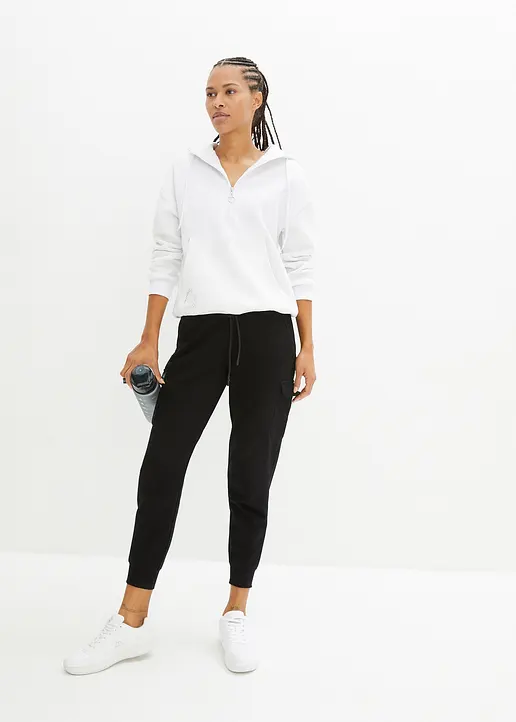 Bonprix Knöchelfreie Jogginghose Aus Einem Innen Weich Aufgerautem Stretch-Material Mit Cargotaschen