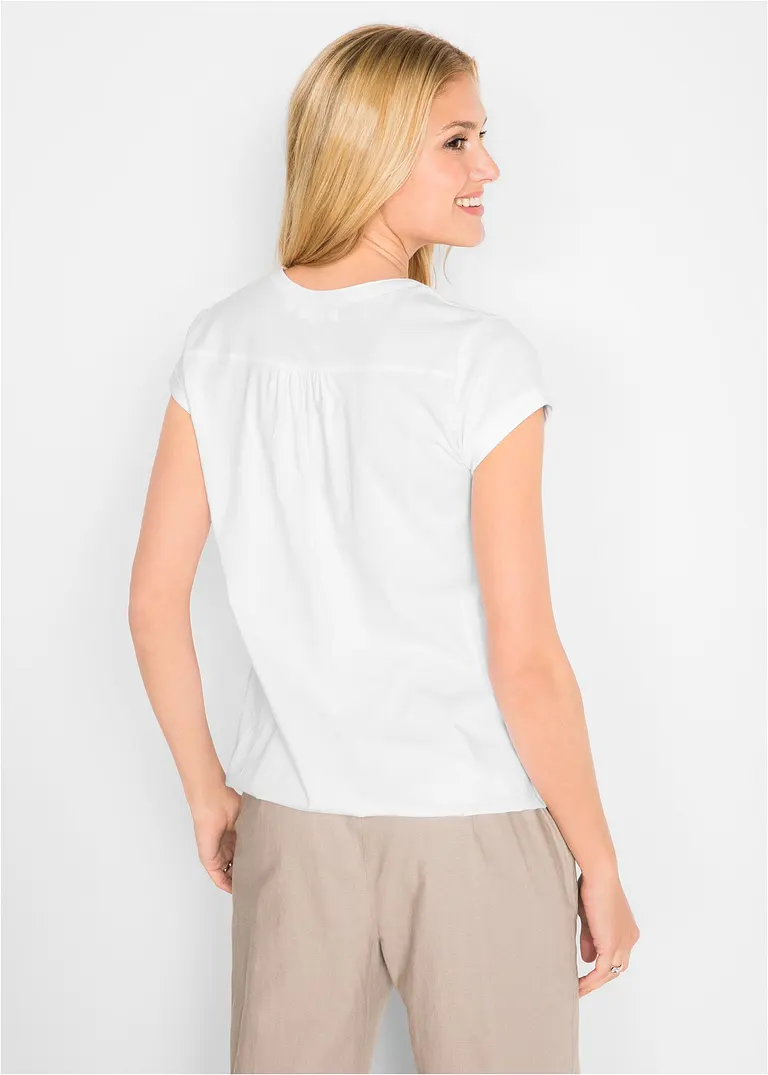 Bonprix Kurzärmliges Shirt Betont Das Dekolleté Durch Den V-Ausschnitt