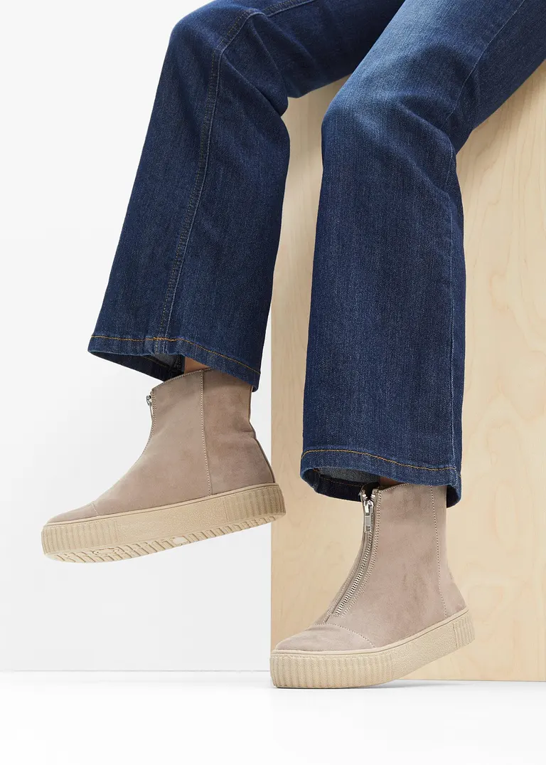 Bonprix Lässiger Boot Mit Profilierter Außensohle - Braun