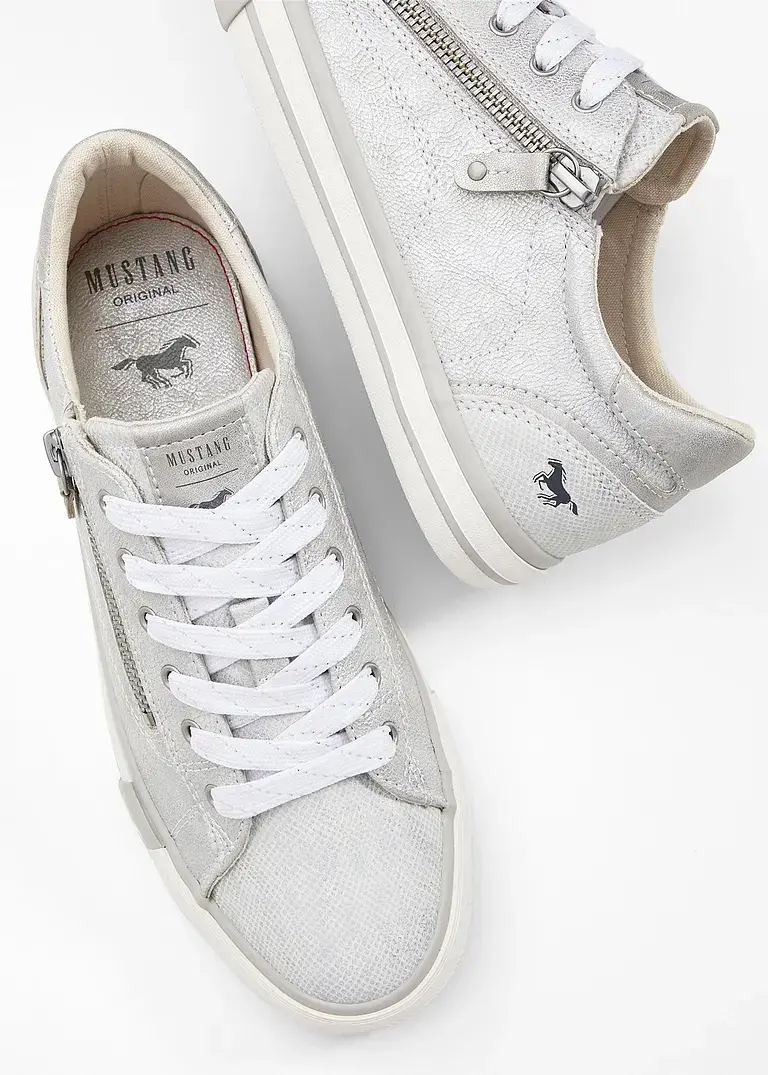 Bonprix Lässiger Mustang Sneaker Im Metallic Look - Silber
