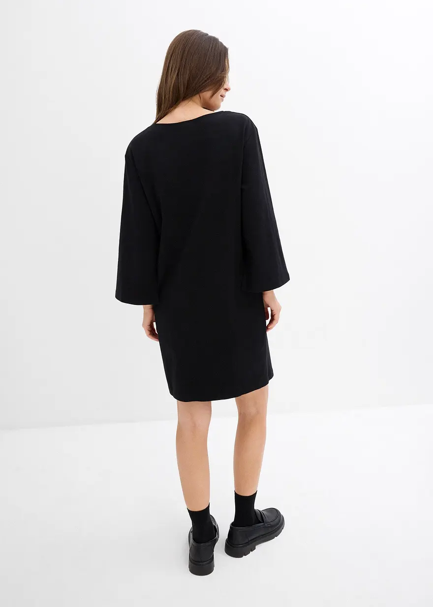 Bonprix Legeres Minikleid Mit Einem U-Boot-Ausschnitt Sowie Weiten Ausgestellten Ärmel Und Geschlitzten Manschetten