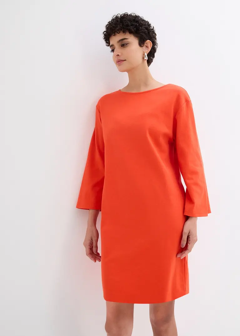 Bonprix Legeres Minikleid Mit Einem U-Boot-Ausschnitt Sowie Weiten Ausgestellten Ärmel Und Geschlitzten Manschetten