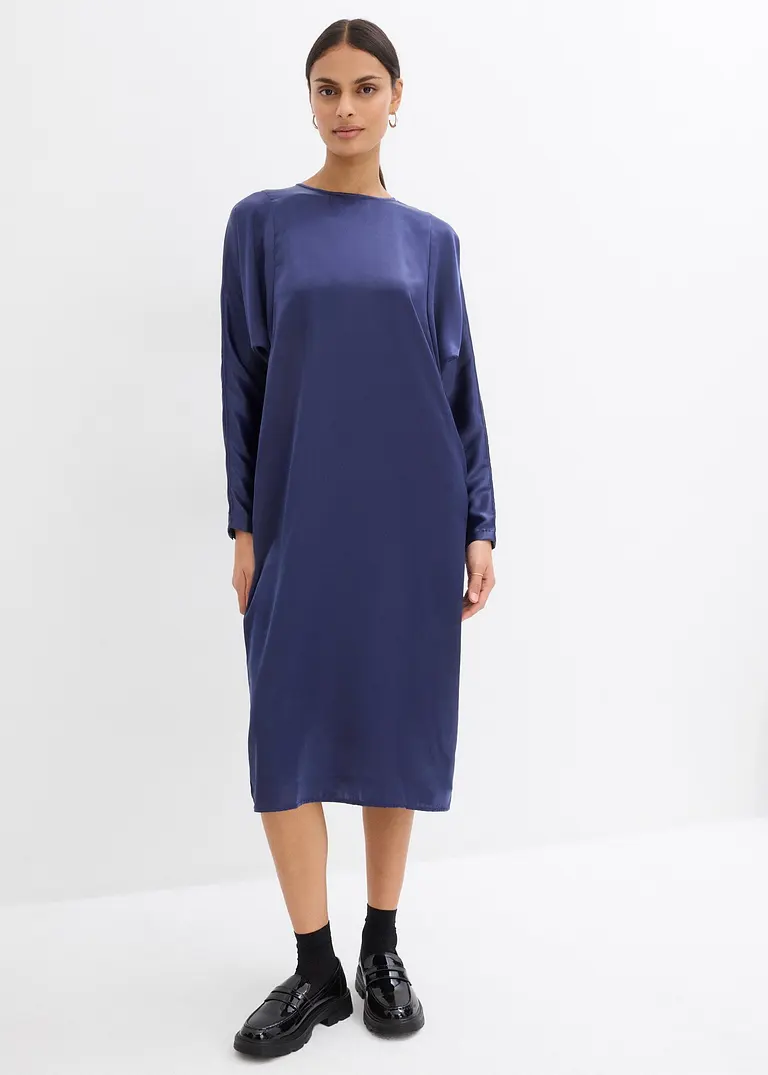 Bonprix Midikleid Mit Lockerer Passform Aus Leicht Glänzendem Satin Sowie Fledermausärmel Und Einem Schlitz Hinten Für Mehr Bewegungsfreiheit