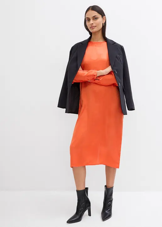 Bonprix Midikleid Mit Lockerer Passform Aus Leicht Glänzendem Satin Sowie Fledermausärmel Und Einem Schlitz Hinten Für Mehr Bewegungsfreiheit