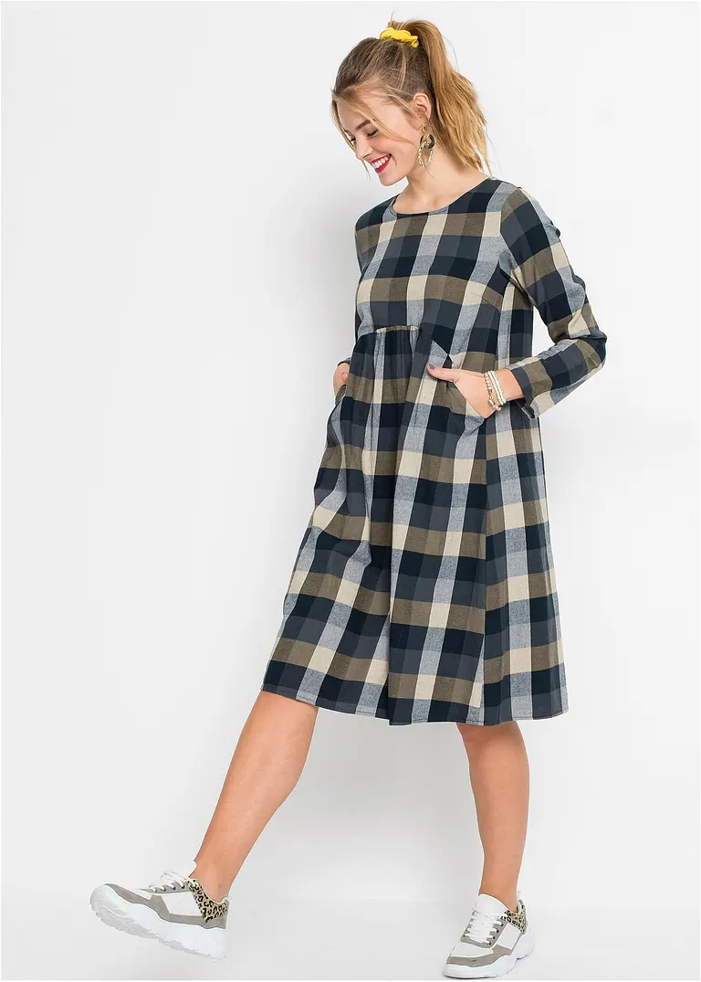 Bonprix Modernes Knielanges Kleid Mit Langen Ärmeln Und Taschen. - Blau