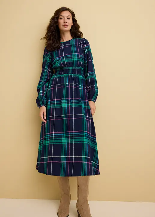 Bonprix Modisch Gesmocktes Flanellkleid Mit Seitlichen Taschen - Blau