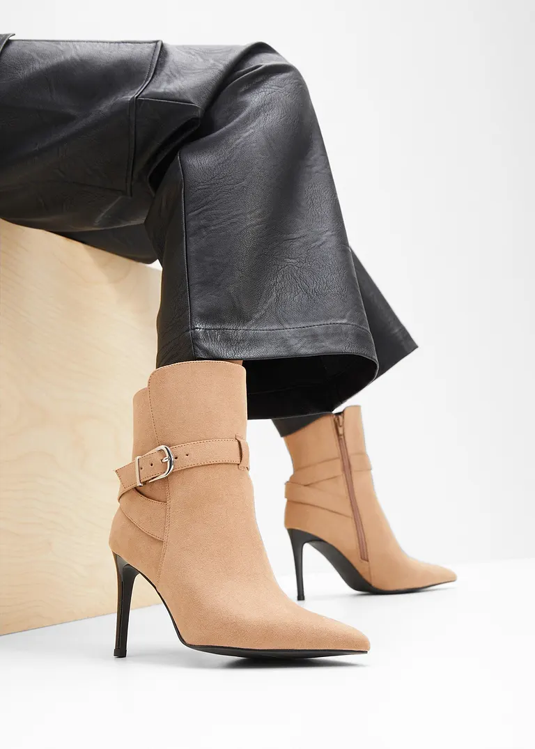 Bonprix Modische Stiefelette Mit Dekorativer Schnalle - Braun