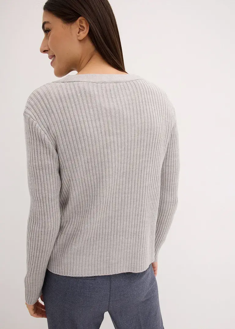 Bonprix Modische Strickjacke Mit Auffallenden Knöpfen - Grau