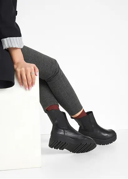 Bonprix Modischer Chelsea Boot Mit Profilierter Sohle - Schwarz