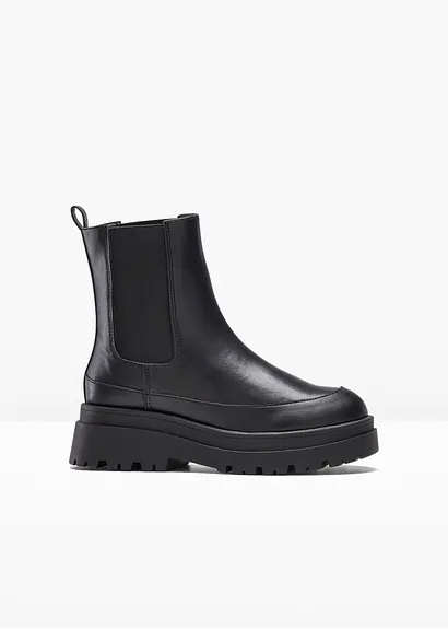 bonprix Modischer Chelsea Boot mit profilierter Sohle - schwarz