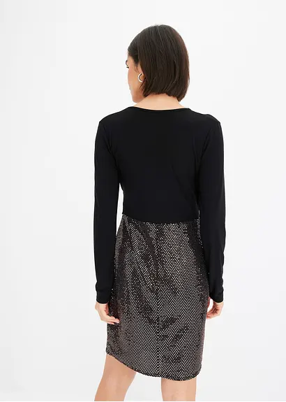 Bonprix Modisches Kleid Mit Pailletten Am Rock Und Tiefem V-Ausschnitt Vorne