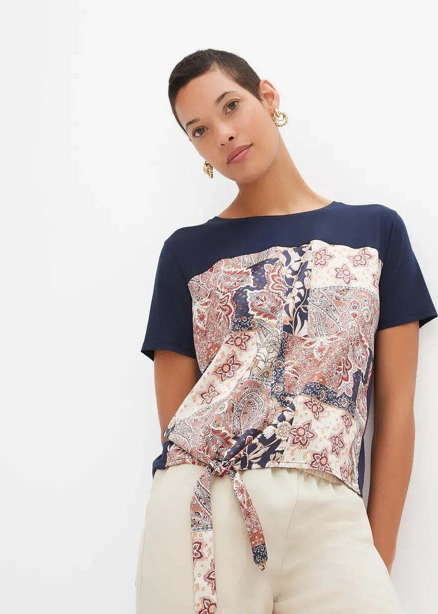 Bonprix Modisches Shirt Mit Bedrucktem Web-Material Vorne Und Knoten-Detail Am Saum