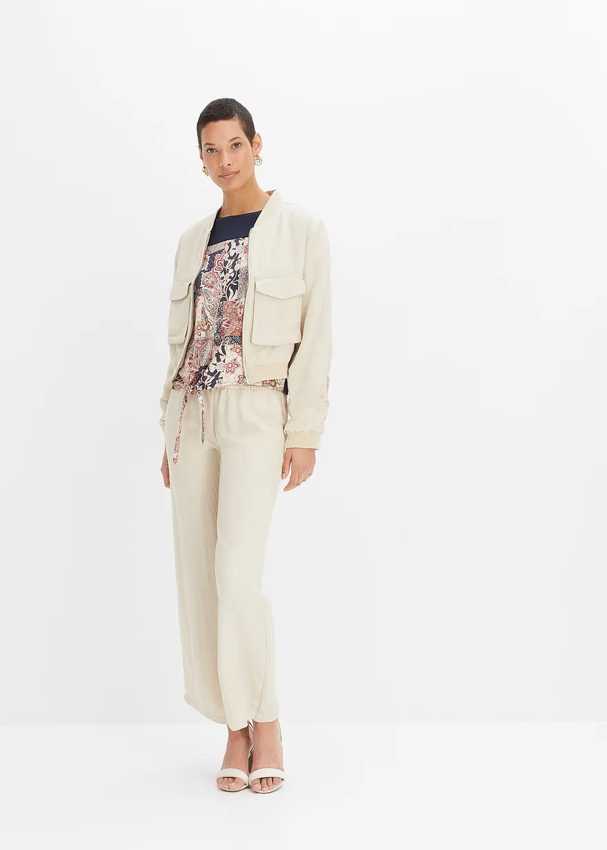 Bonprix Modisches Shirt Mit Bedrucktem Web-Material Vorne Und Knoten-Detail Am Saum