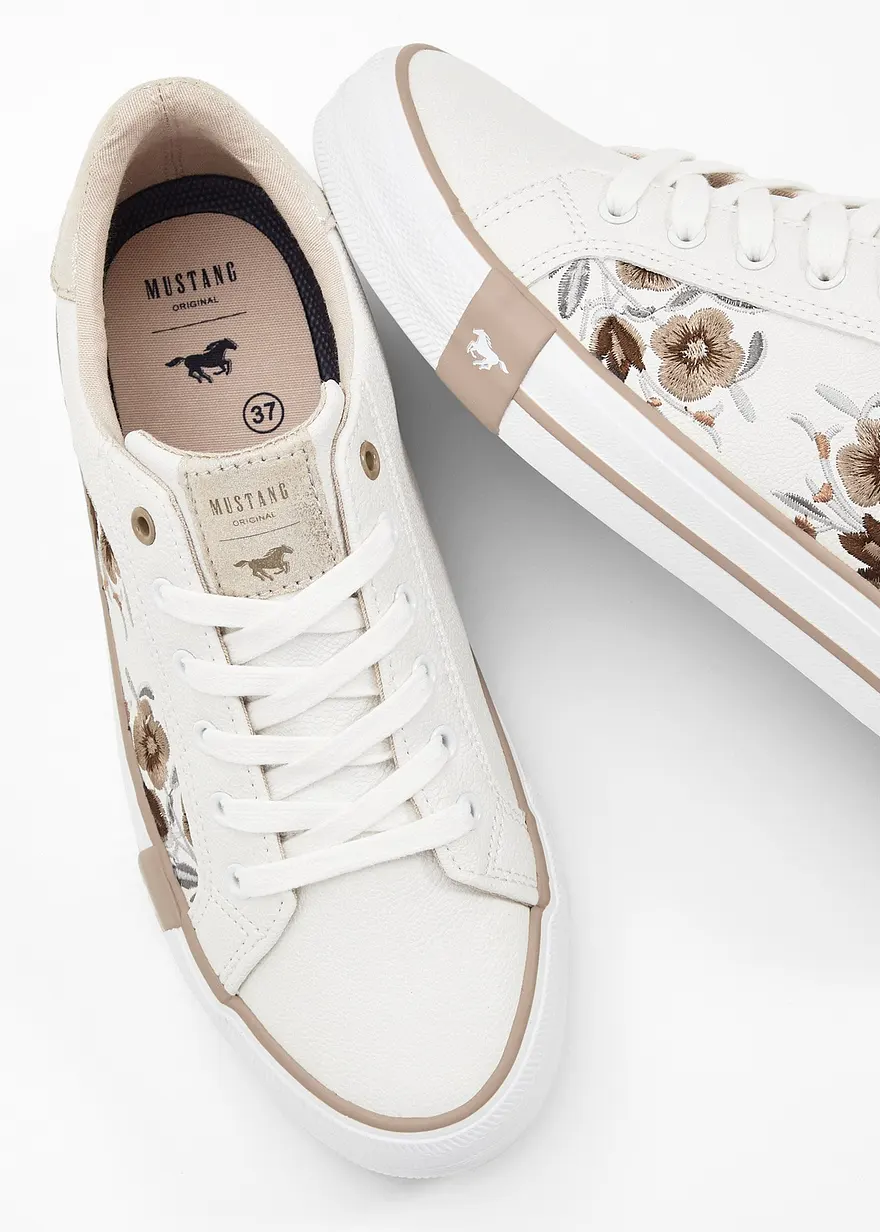 Bonprix Niedlicher Mustang Sneaker Mit Blumenstickerei - Weiß