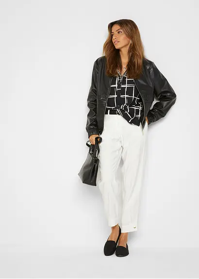 Bonprix Schönes Longshirt Mit Gerundetem Saum Und Knopfleiste - Schwarz