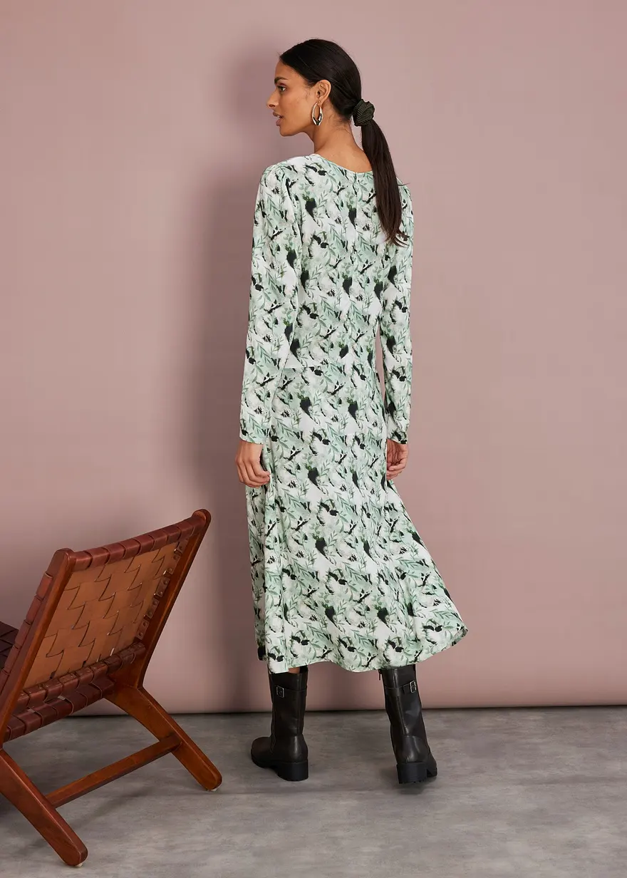 Bonprix Schönes Midikleid Mit Raffungen Im Brustbereich Und Raffinierten Nähten