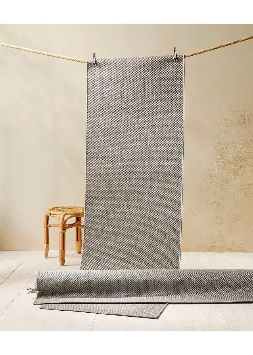 Bonprix Setzt Moderne Akzente: Der In- Und Outdoor Teppich - Grau