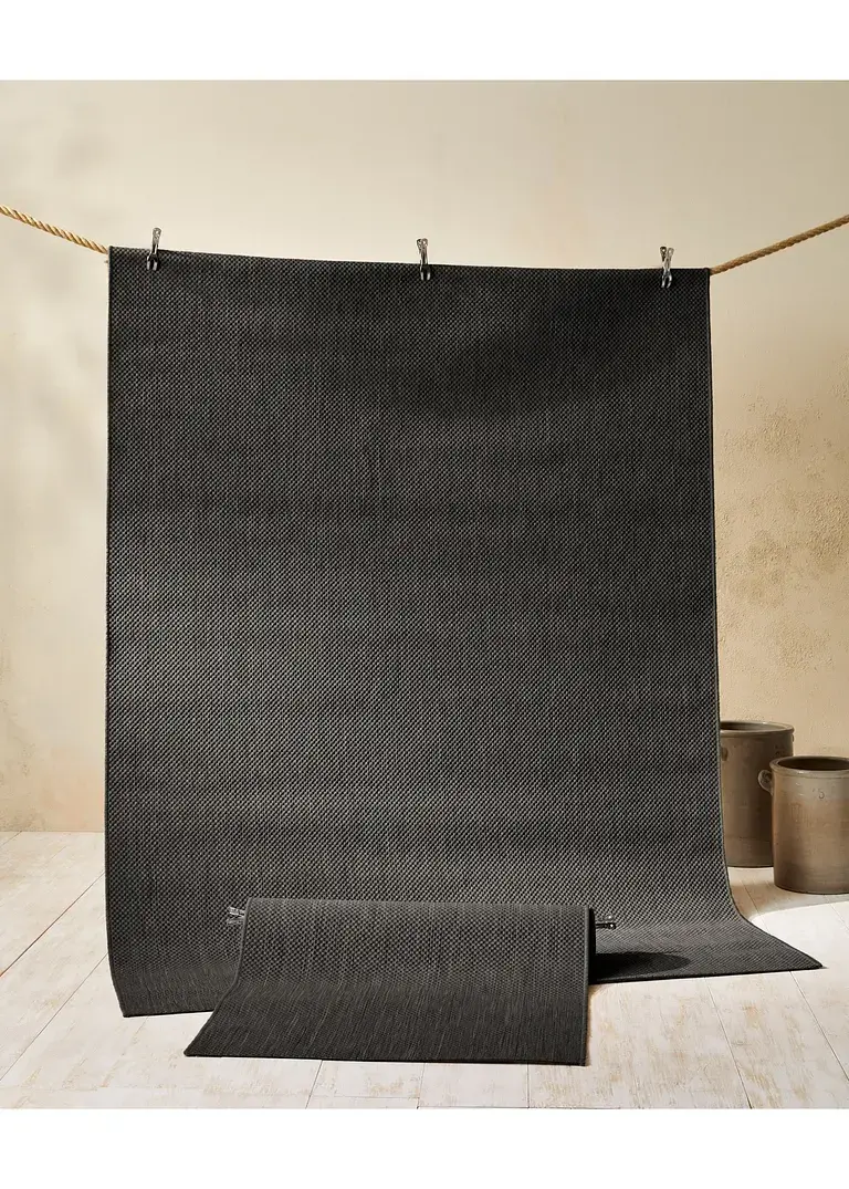 Bonprix Setzt Moderne Akzente: Der In- Und Outdoor Teppich - Grau