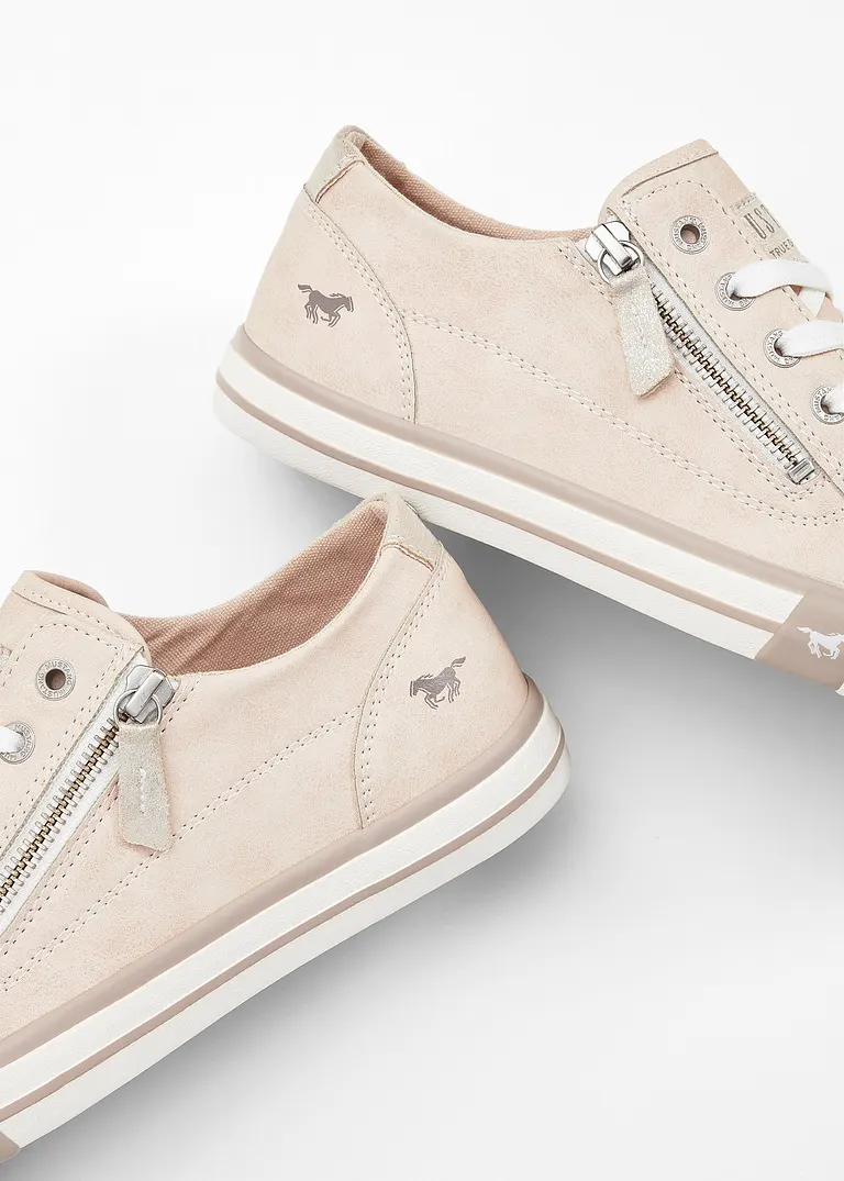 Bonprix Sneaker Von Mustang Mit Trendigen Ziernähten Und Farblich Abgesetzter Schnürung